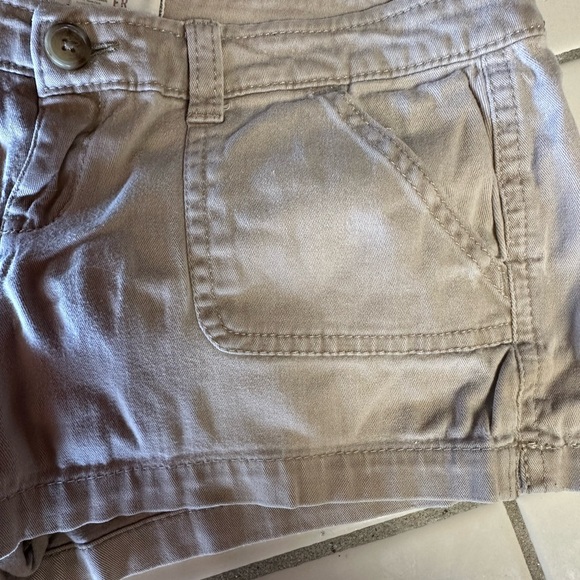 VINTAGE Hollister Women's Shorts - Light Pink, Olive Green, Khaki - Picture 9 of 12